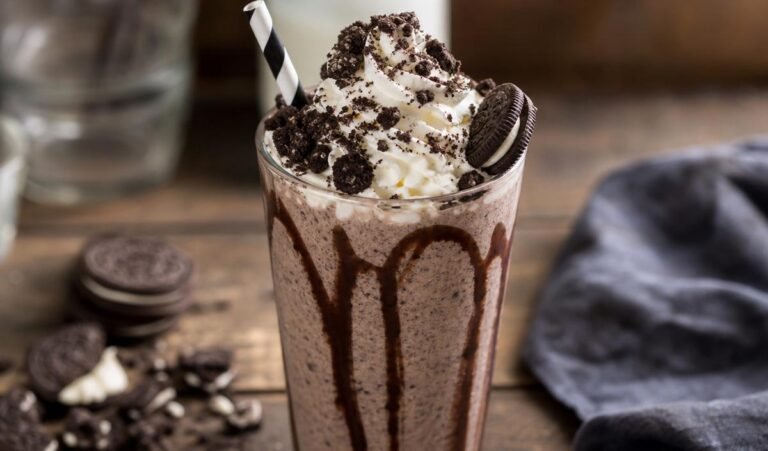 3-Ingredient Oreo Chocolate Milkshake