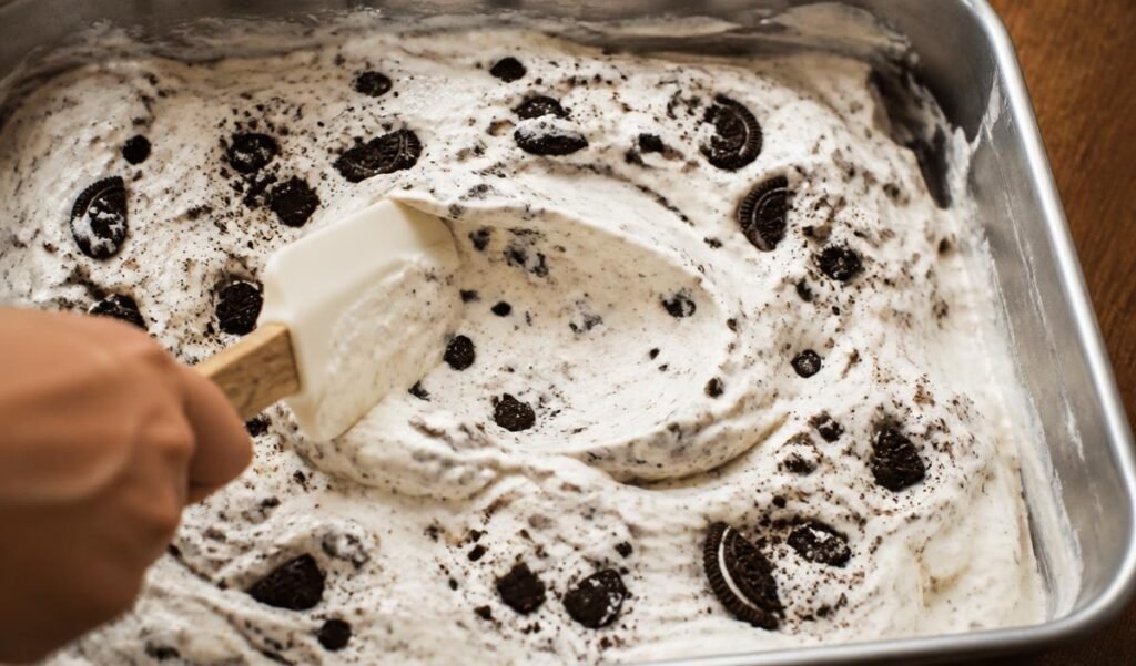 How to Make No-Churn Oreo Ice Cream